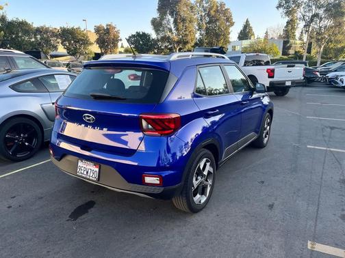 2023 Hyundai VENUE SEL