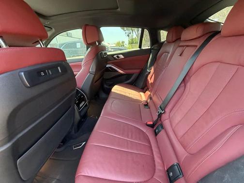 Mineral White Metallic 2021 BMW X6 sDrive40i