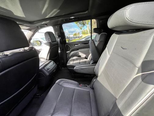 2023 Cadillac Escalade ESV Sport