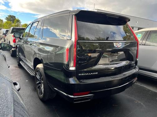 2023 Cadillac Escalade ESV Sport