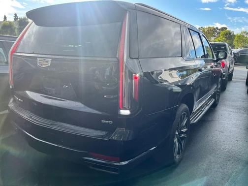 2023 Cadillac Escalade ESV Sport