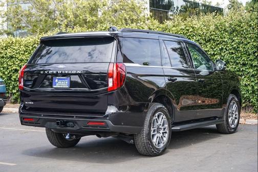 Agate Black Metallic 2025 Ford Expedition Active