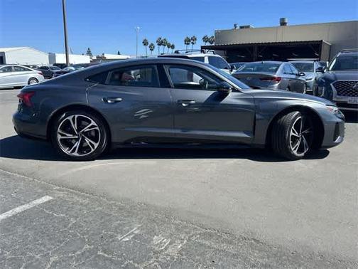 2022 Audi e-tron GT Prestige