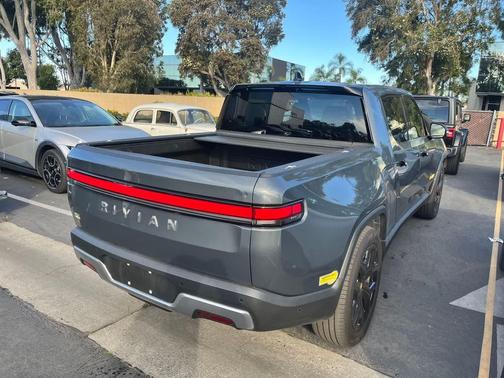 2022 Rivian R1T Adventure
