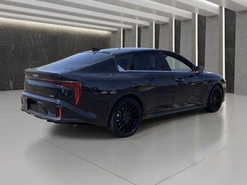 Aurora Black Pearl 2025 Kia K4 GT-Line