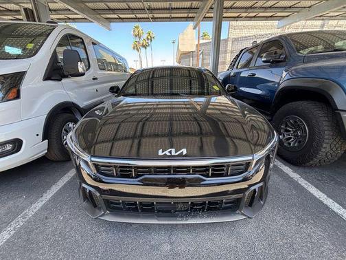 Aurora Black Pearl 2025 Kia K4 GT-Line