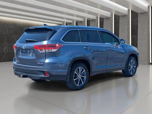 Shoreline Blue Pearl 2019 Toyota Highlander XLE