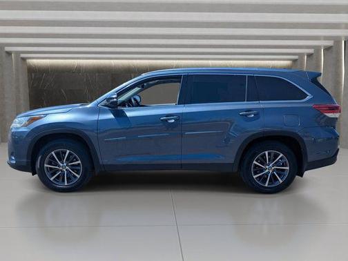 Shoreline Blue Pearl 2019 Toyota Highlander XLE