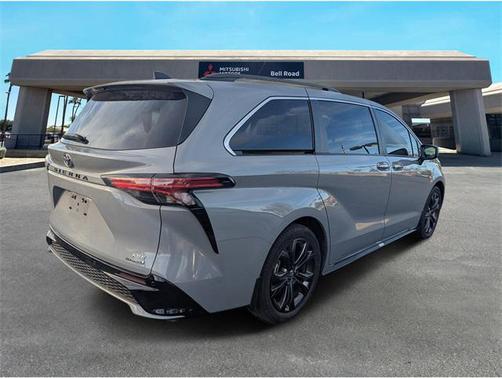 2023 Toyota Sienna XSE 7 Passenger