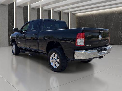 Diamond Black Crystal Pearlcoat 2019 RAM 2500 Big Horn Crew Cab 4x4 6'4' Box