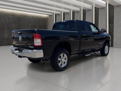 Diamond Black Crystal Pearlcoat 2019 RAM 2500 Big Horn Crew Cab 4x4 6'4' Box