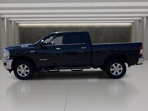 Diamond Black Crystal Pearlcoat 2019 RAM 2500 Big Horn Crew Cab 4x4 6'4' Box