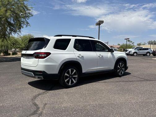 Platinum White Pearl 2025 Honda Pilot Elite