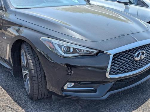 2018 INFINITI Q60 2.0t LUXE