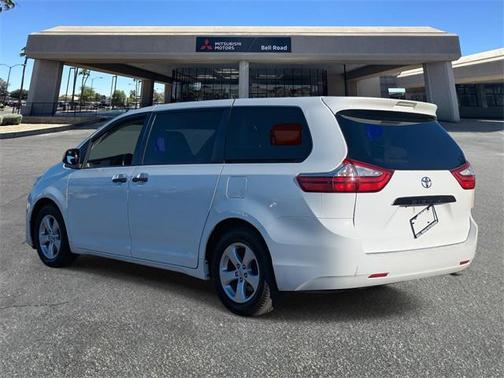 2016 Toyota Sienna L