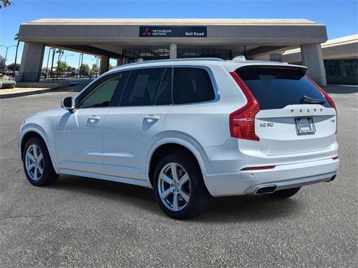 2020 Volvo XC90 T6 Momentum