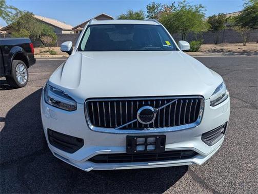 2020 Volvo XC90 T6 Momentum