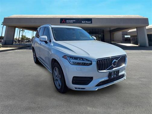 2020 Volvo XC90 T6 Momentum