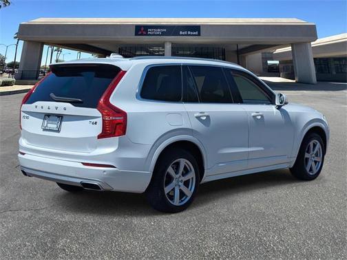 2020 Volvo XC90 T6 Momentum