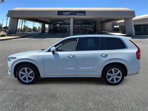 2020 Volvo XC90 T6 Momentum