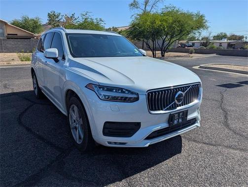 2020 Volvo XC90 T6 Momentum