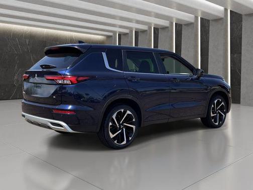 Cosmic Blue Metallic 2022 Mitsubishi Outlander SE