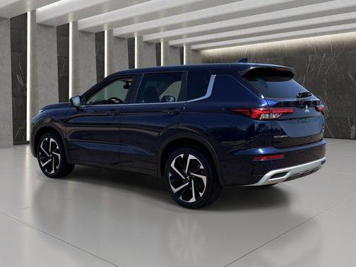 Cosmic Blue Metallic 2022 Mitsubishi Outlander SE