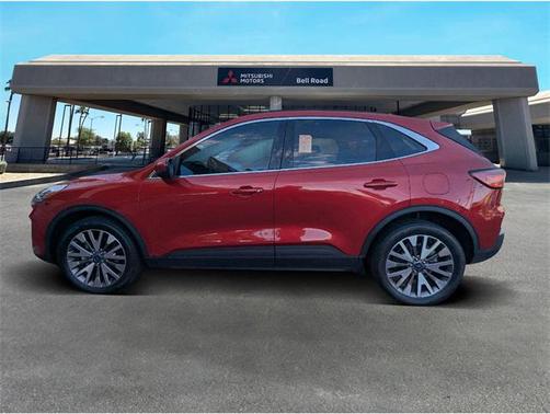 2022 Ford Escape Titanium