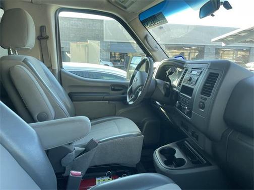 2017 Nissan NV Passenger NV3500 HD S V6