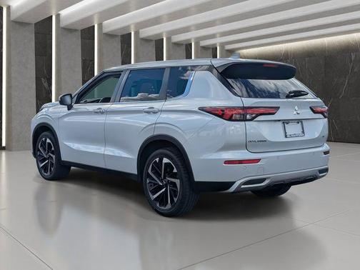 2023 Mitsubishi Outlander SE 2.5 2WD