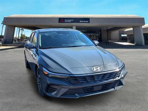 2025 Hyundai ELANTRA SEL