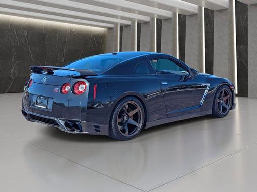 Jet Black Pearl 2015 Nissan GT-R Black Edition