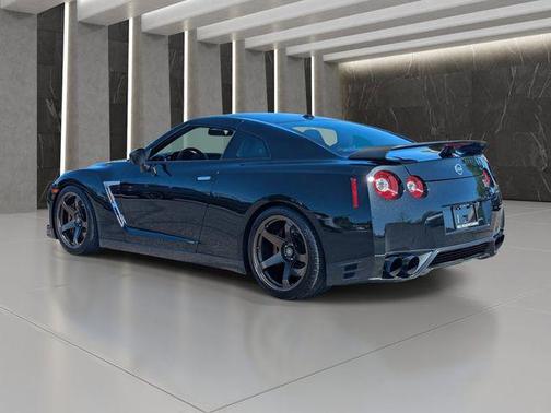 Jet Black Pearl 2015 Nissan GT-R Black Edition