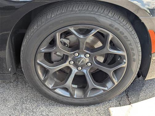 2019 Chrysler 300 S