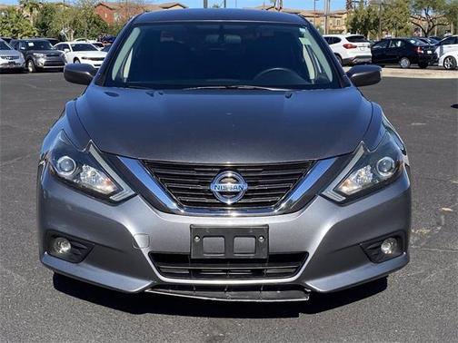 Photo 2 of 30 of 2016 Nissan Altima 2.5 SR