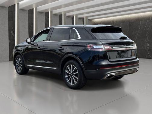 Infinite Black Metallic Clearcoat 2022 Lincoln Nautilus Standard