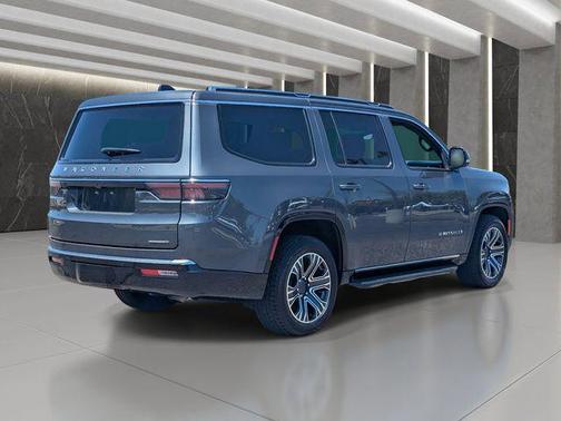 Baltic Gray Metallic Clearcoat 2024 Jeep Wagoneer Series II 4x4