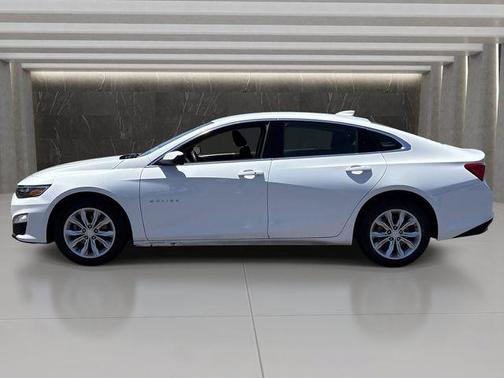 Summit White 2025 Chevrolet Malibu FWD 1LT