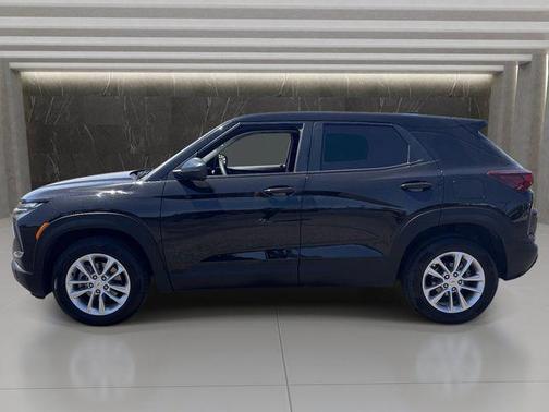 Mosaic Black Metallic 2024 Chevrolet Trailblazer LS