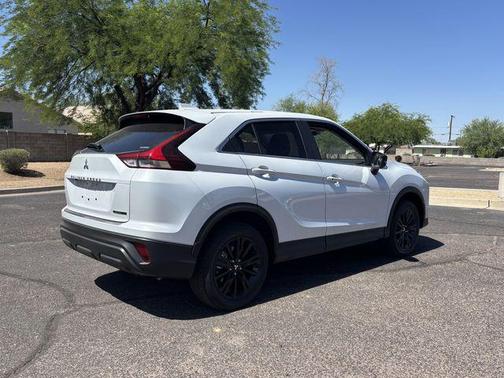 White Diamond 2026 Mitsubishi Eclipse Cross LE