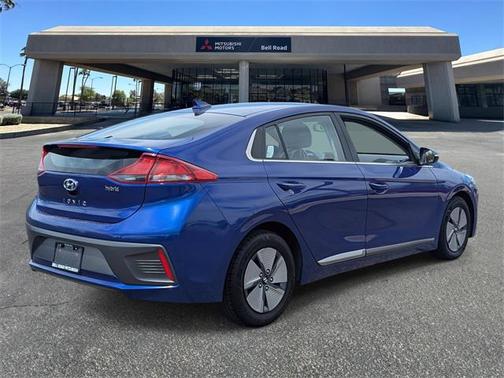 2020 Hyundai IONIQ Hybrid SE