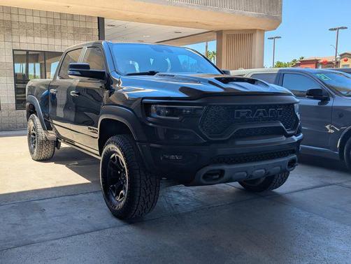 Diamond Black Crystal Pearlcoat 2022 RAM 1500 TRX