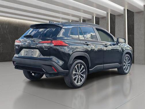 2025 Toyota Corolla Cross XLE