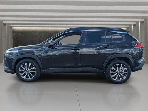 2025 Toyota Corolla Cross XLE