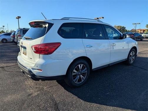 2017 Nissan Pathfinder SV