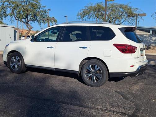 2017 Nissan Pathfinder SV