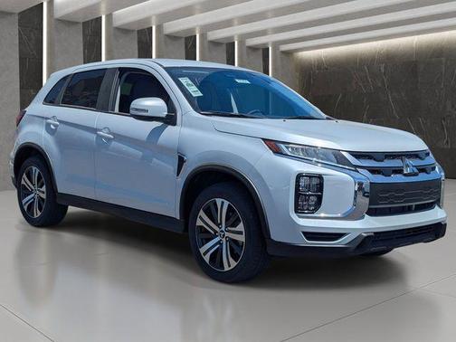 White Diamond 2026 Mitsubishi Outlander Sport SE