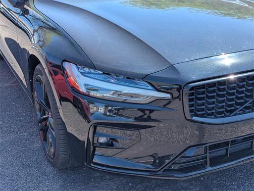 2024 Volvo S60 B5 Plus Black Edition