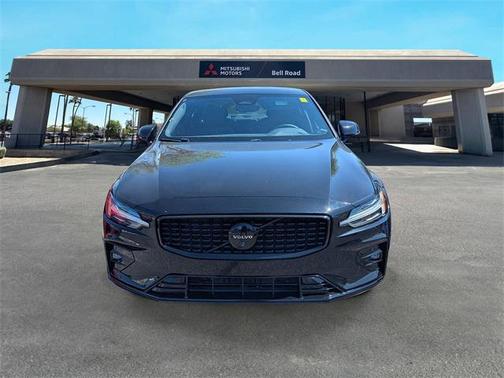 2024 Volvo S60 B5 Plus Black Edition