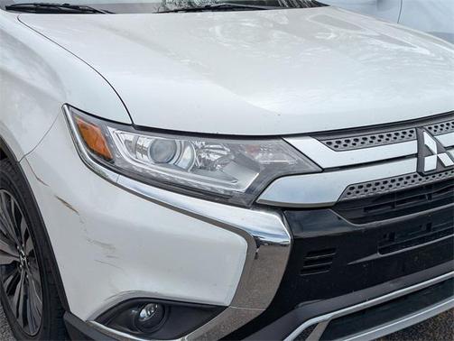 2020 Mitsubishi Outlander SE